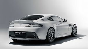 Preview wallpaper aston martin, v8, vantage, 2010, white, rear view, car, style