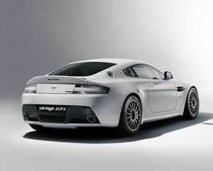 Preview wallpaper aston martin, v8, vantage, 2010, white, rear view, car, style