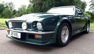 Preview wallpaper aston martin, v8, vantage, 1984, green, front view, car, retro