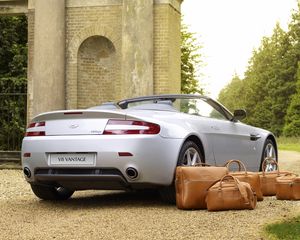 Preview wallpaper aston martin, v8, vantage, 2008, silver, rear view, style, nature