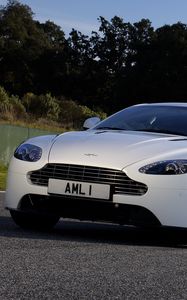Preview wallpaper aston martin, v8, vantage, 2011, white, front view, cars, trees