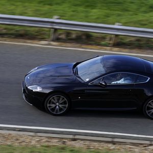 Preview wallpaper aston martin, v8, vantage, 2010, black, side view, style, speed