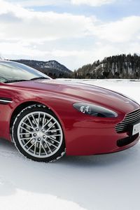 Preview wallpaper aston martin, v8, vantage, 2008, red, side view, cars, mountains, snow