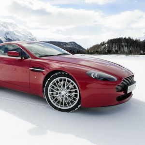 Preview wallpaper aston martin, v8, vantage, 2008, red, side view, cars, mountains, snow