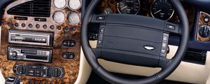 Preview wallpaper aston martin, v8, vantage, 1993, salon, interior, steering wheel, speedometer