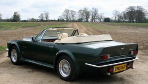 Preview wallpaper aston martin, v8, vantage, 1987, green, side view, cabriolet, nature