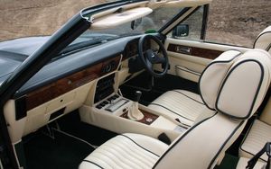 Preview wallpaper aston martin, v8, vantage, 1987, beige, salon interior, steering wheel
