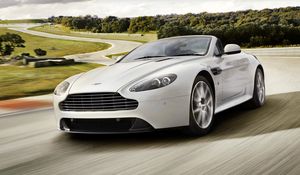 Preview wallpaper aston martin, v8, vantage, 2011, white, front view, style, nature