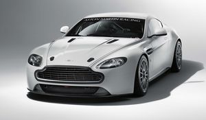 Preview wallpaper aston martin, v8, vantage, 2010, white, front view, style, auto