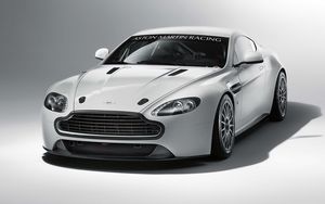 Preview wallpaper aston martin, v8, vantage, 2010, white, front view, style, auto