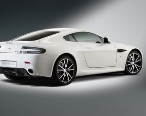 Preview wallpaper aston martin, v8, vantage, 2010, white, side view, auto