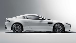 Preview wallpaper aston martin, v8, vantage, 2010, white, side view, style