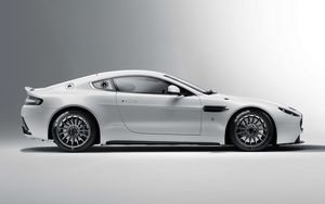 Preview wallpaper aston martin, v8, vantage, 2010, white, side view, style