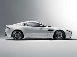 Preview wallpaper aston martin, v8, vantage, 2010, white, side view, style