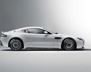 Preview wallpaper aston martin, v8, vantage, 2010, white, side view, style