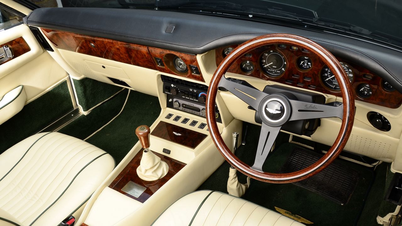 Wallpaper aston martin, v8, vantage, 1984, salon, interior, steering wheel, speedometer