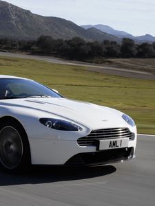 Preview wallpaper aston martin, v8, vantage, 2011, white, side view, speed, mountain