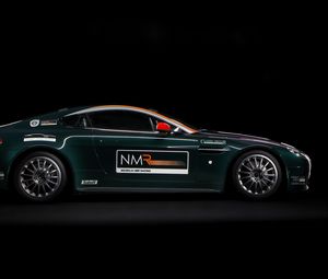 Preview wallpaper aston martin, v8, vantage, 2009, green, side view, sports, style