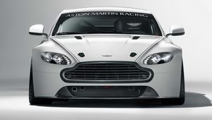 Preview wallpaper aston martin, v8, vantage, 2010, white, front view, style, auto