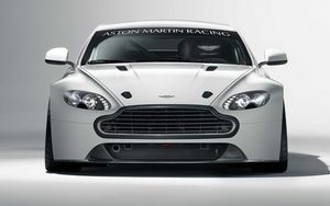 Preview wallpaper aston martin, v8, vantage, 2010, white, front view, style, auto