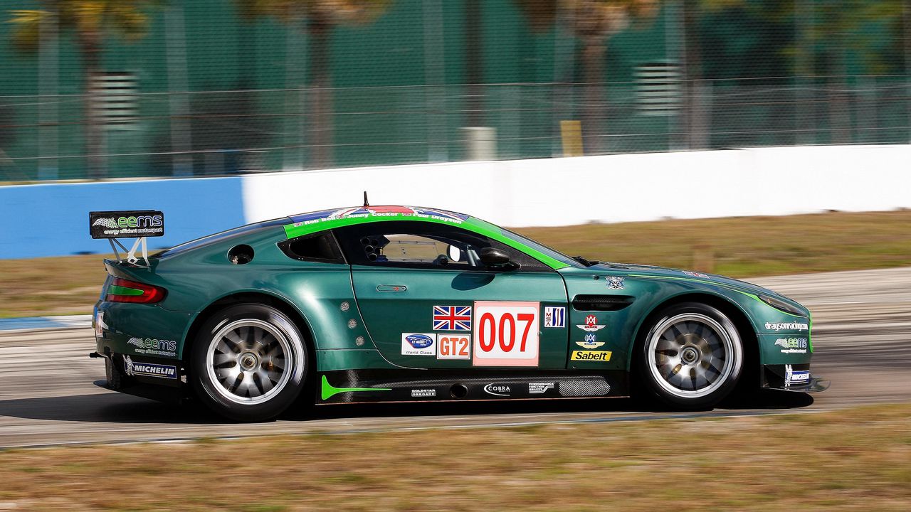 Wallpaper aston martin, v8, vantage, 2009, green, side view, sports, speed