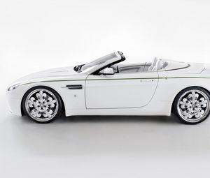 Preview wallpaper aston martin, v8, vantage, 2010, white, side view, style