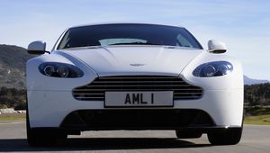 Preview wallpaper aston martin, v8, vantage, 2011, white, front view, car, asphalt