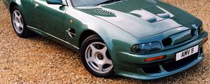 Preview wallpaper aston martin, v8, vantage, 1999, green, side view, auto