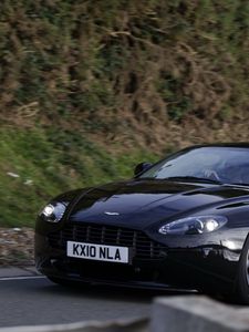 Preview wallpaper aston martin, v8, vantage, 2010, black, side view, style, nature