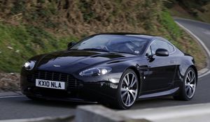 Preview wallpaper aston martin, v8, vantage, 2010, black, side view, style, nature