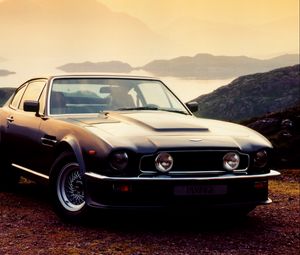 Preview wallpaper aston martin, v8, vantage, 1977, blue, front view, cars, nature