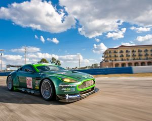 Preview wallpaper aston martin, v8, vantage, 2009, green, side view, sport, speed