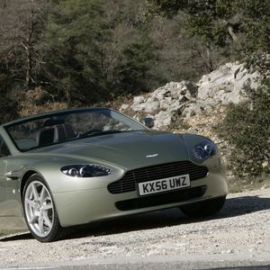 Preview wallpaper aston martin, v8, vantage, 2006, beige, side view, style, cabriolet, forest