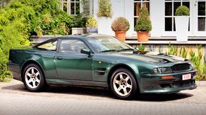 Preview wallpaper aston martin, v8, vantage, 1993, green, side view, style, house