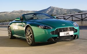 Preview wallpaper aston martin, v8, vantage, 2011, green, front view, style, mountain