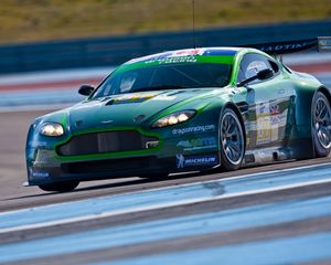 Preview wallpaper aston martin, v8, vantage, 2009, green, front view, cars, sports