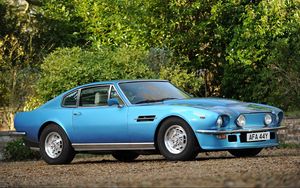 Preview wallpaper aston martin, v8, vantage, 1977, blue, side view, cars, trees