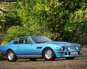 Preview wallpaper aston martin, v8, vantage, 1977, blue, side view, cars, trees