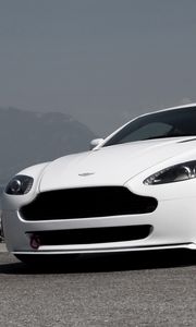 Preview wallpaper aston martin, v8, vantage, 2009, white, front view, style, rock