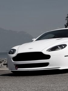 Preview wallpaper aston martin, v8, vantage, 2009, white, front view, style, rock