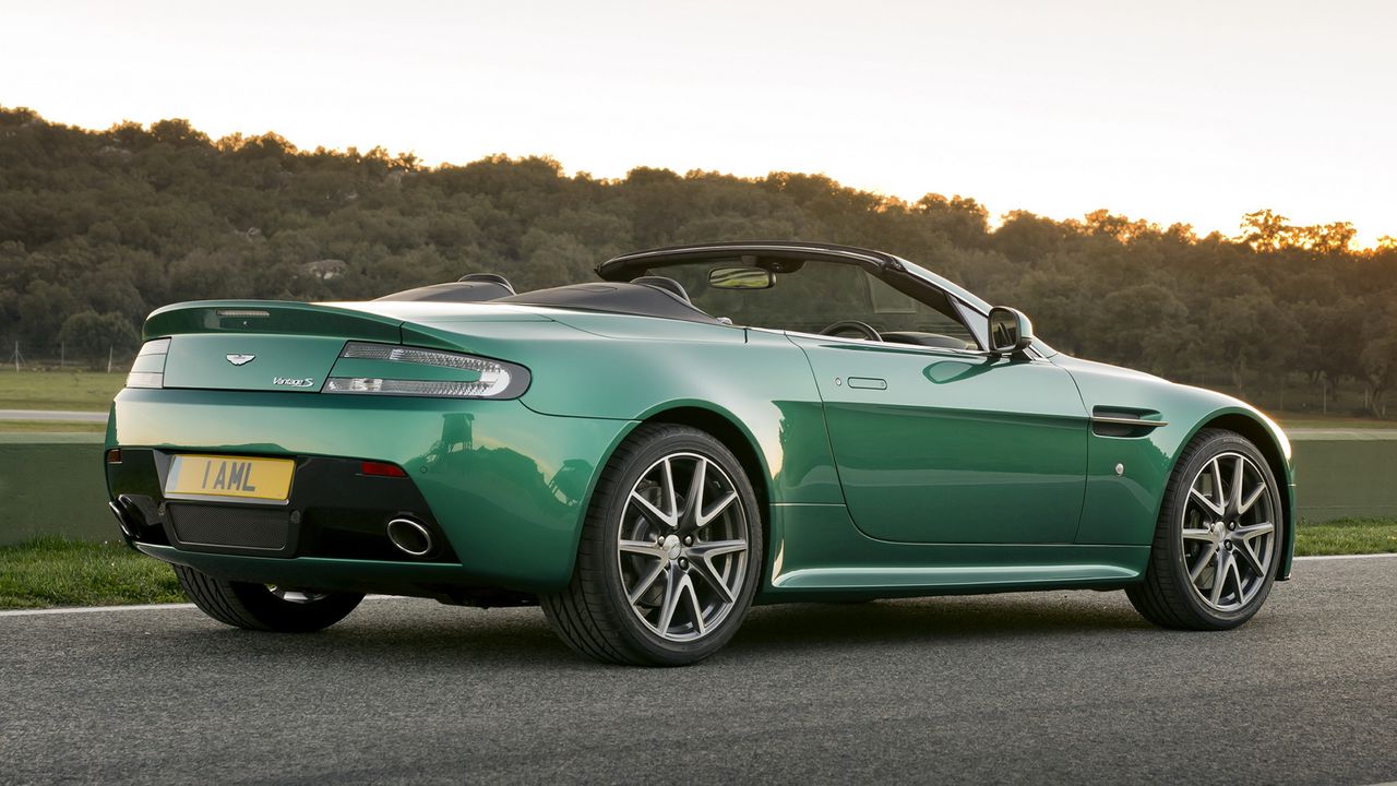 Wallpaper aston martin, v8, vantage, 2011, green, side view, cars, nature