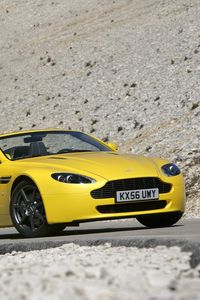 Preview wallpaper aston martin, v8, vantage, 2006, yellow, side view, auto