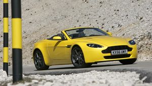 Preview wallpaper aston martin, v8, vantage, 2006, yellow, side view, auto