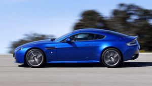 Preview wallpaper aston martin, v8, vantage, 2011, blue, side view, cars, speed