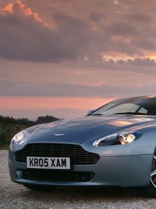 Preview wallpaper aston martin, v8, vantage, 2005, blue, front view, style, sky