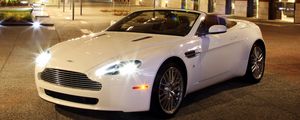 Preview wallpaper aston martin, v8, vantage, 2008, white, front view, style, city, lights