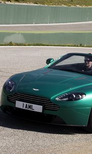 Preview wallpaper aston martin, v8, vantage, 2011, green, front view, style, asphalt