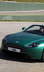 Preview wallpaper aston martin, v8, vantage, 2011, green, front view, style, asphalt