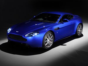 Preview wallpaper aston martin, v8, vantage, 2011, blue, side view, style, cars