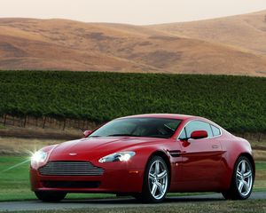 Preview wallpaper aston martin, v8, vantage, 2008, red, front view, style, mountain